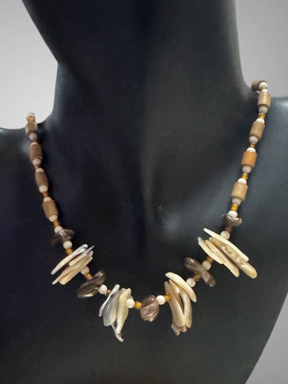 WOOD BEAD AND MOTHER OF PEARL NECKLACE